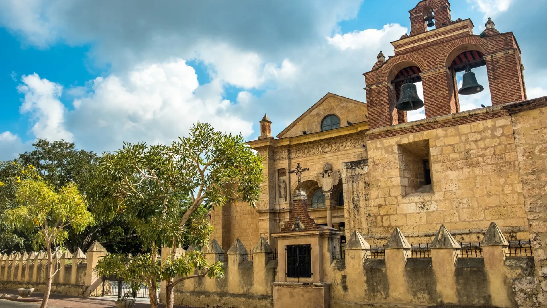 Santo Domingo Sightseeing Tour from Las Galeras